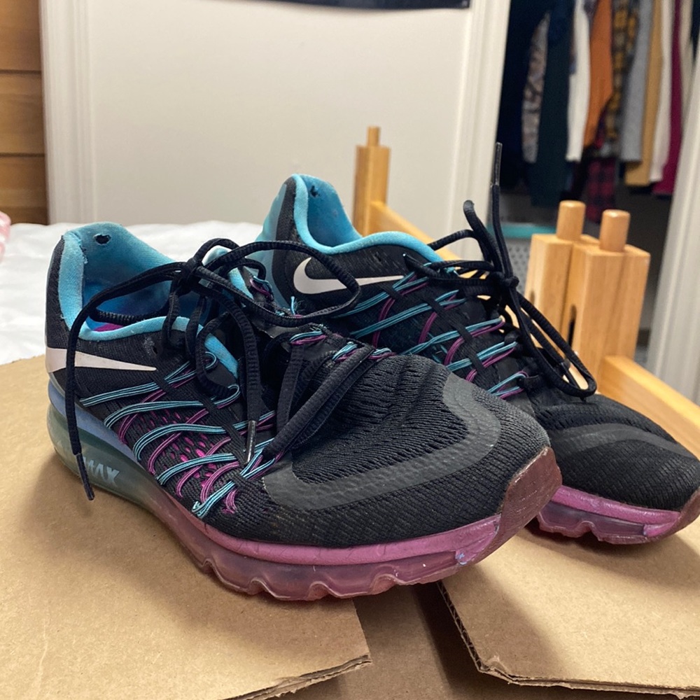 Nike air maxes